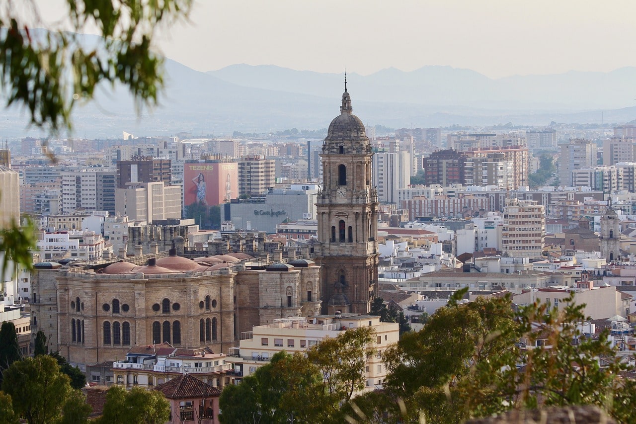 Málaga es un punto ideal para dejar tus maletas y disfrutar