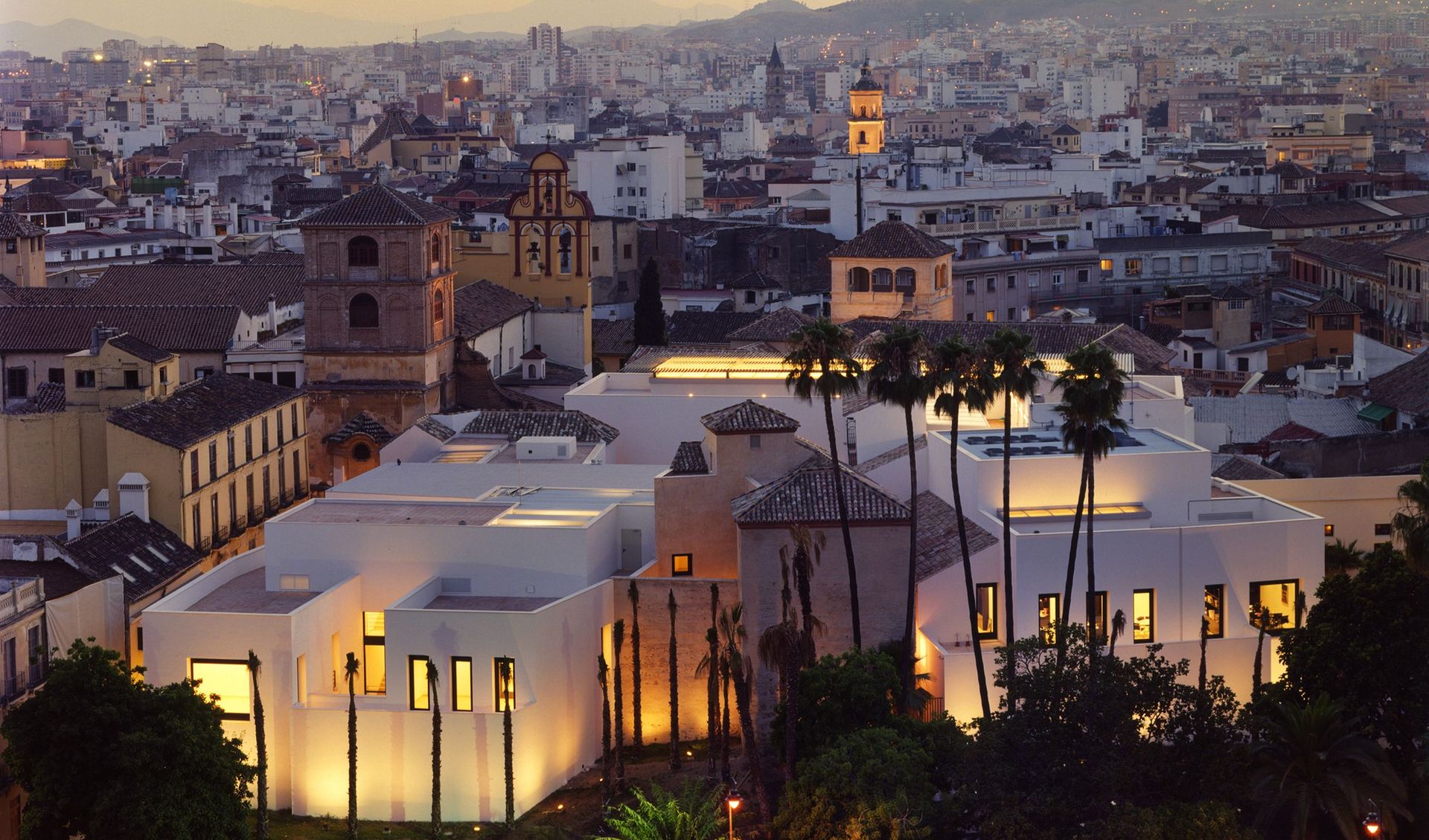¡Luces, Cámara y David Lynch en el Museo Picasso Málaga! Tu Verano Cinéfilo con BagsCare