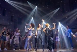 ¡Deja tus maletas en Bagscare Lockers Málaga y disfruta del Teatro Cervantes con Mamma Mia!