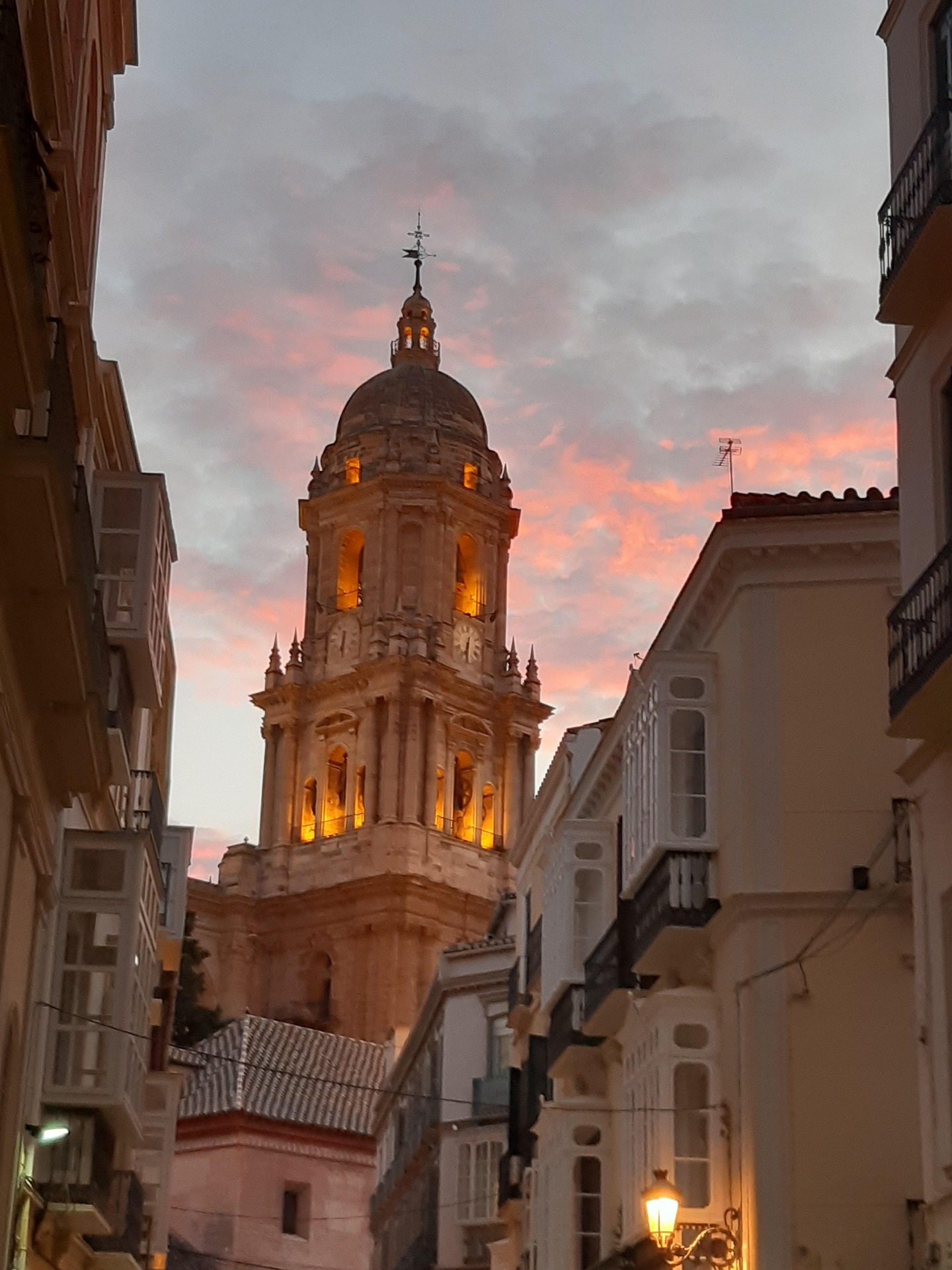 De Compras en Málaga: Una Experiencia Inolvidable con la Comodidad de Bagscare
